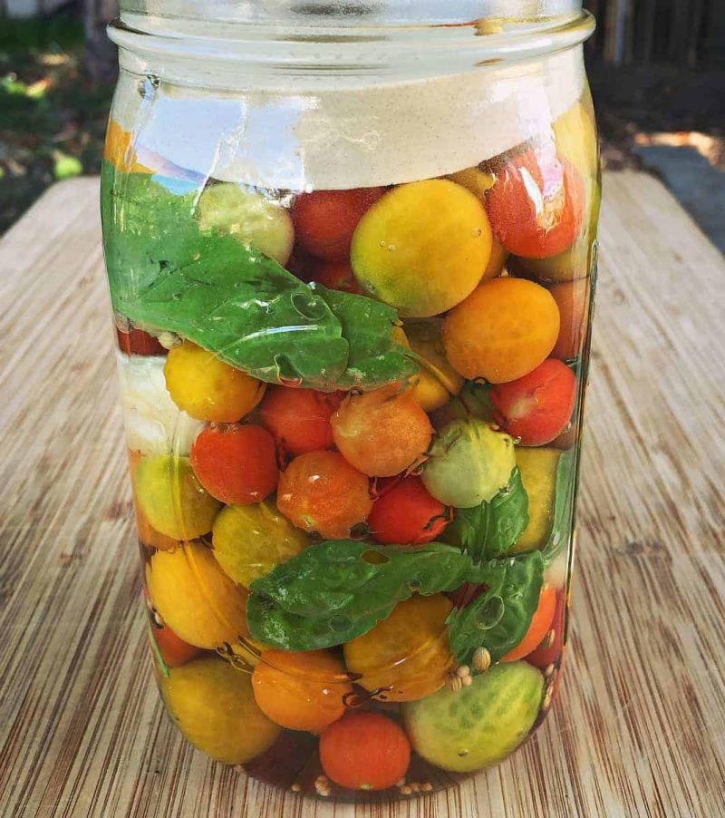 cherry-tomatoes-in-jar