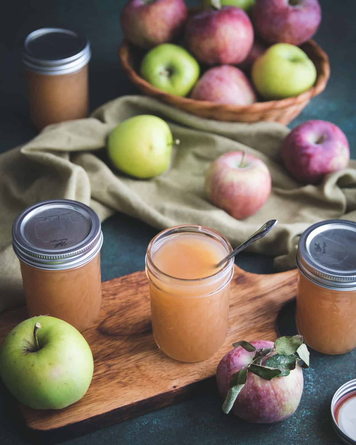 How to Make Apple Jelly With Just Two Ingredients