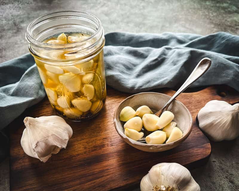 Quick Pickled Garlic   Quick Pickled Garlic 800x640 